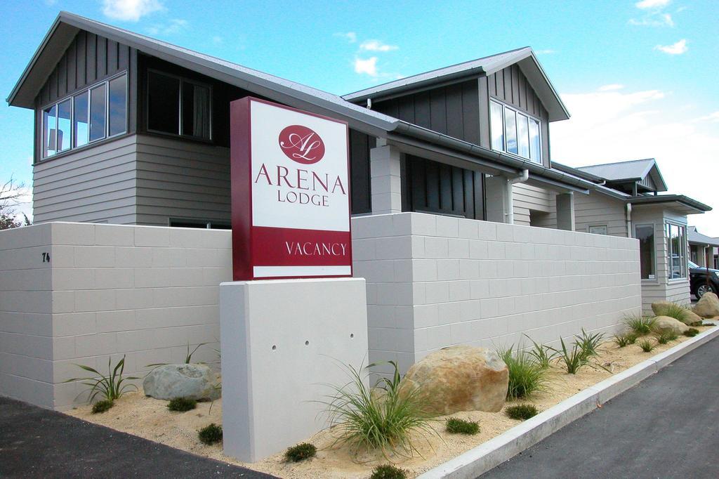 Arena Lodge 파머스턴노스 외부 사진