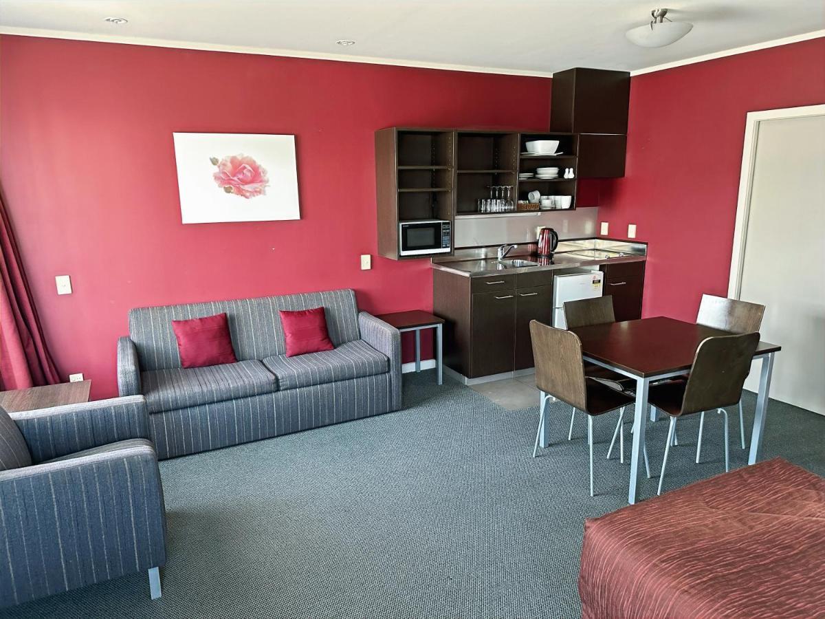 Arena Lodge 파머스턴노스 외부 사진